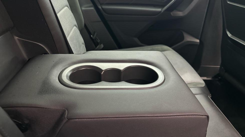 Rear Armrest/ Cup Holder