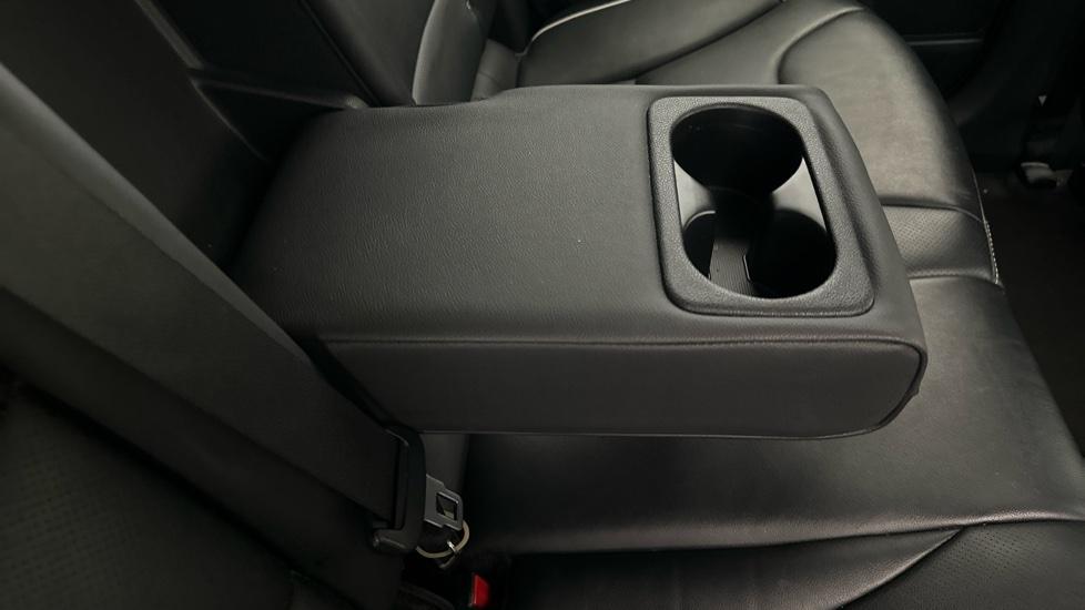 Rear Armrest/ Cup Holder