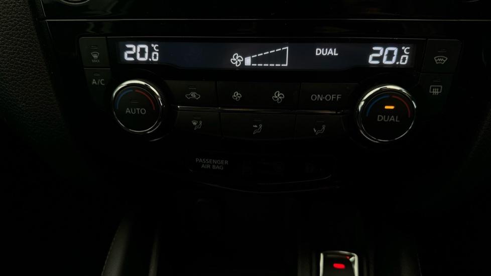 Air Conditioning /Dual Climate Control 