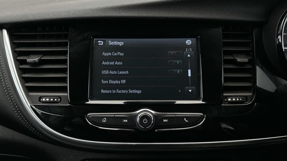 Apple Car Play & Android Auto