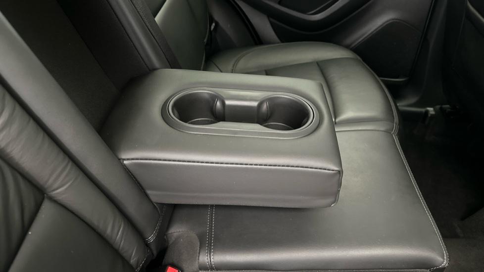 Rear Armrest/ Cup Holder