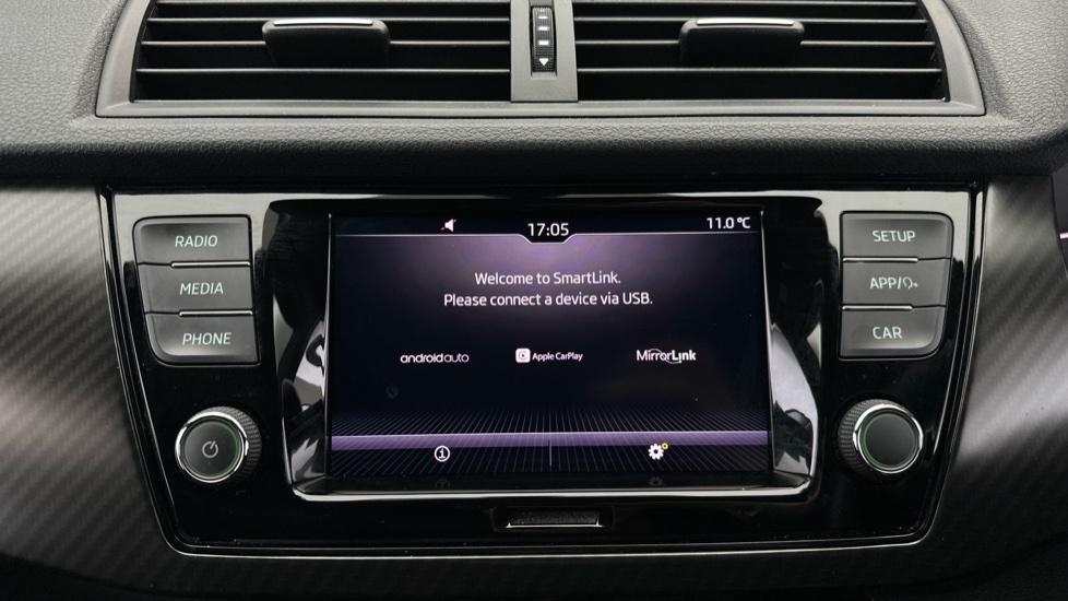 Apple Car Play & Android Auto