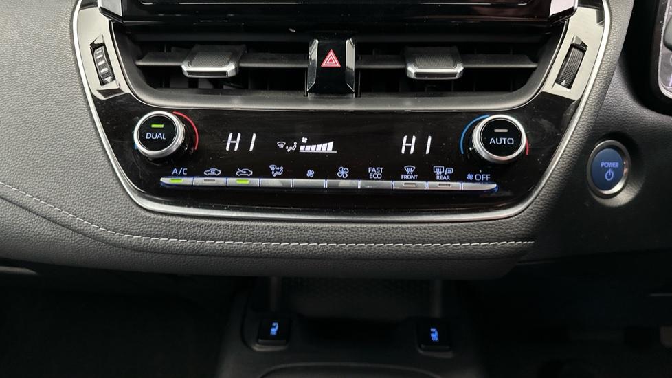 Dual Climate Control / Air Conditioning 