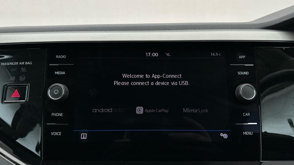 Apple Car Play & Android Auto