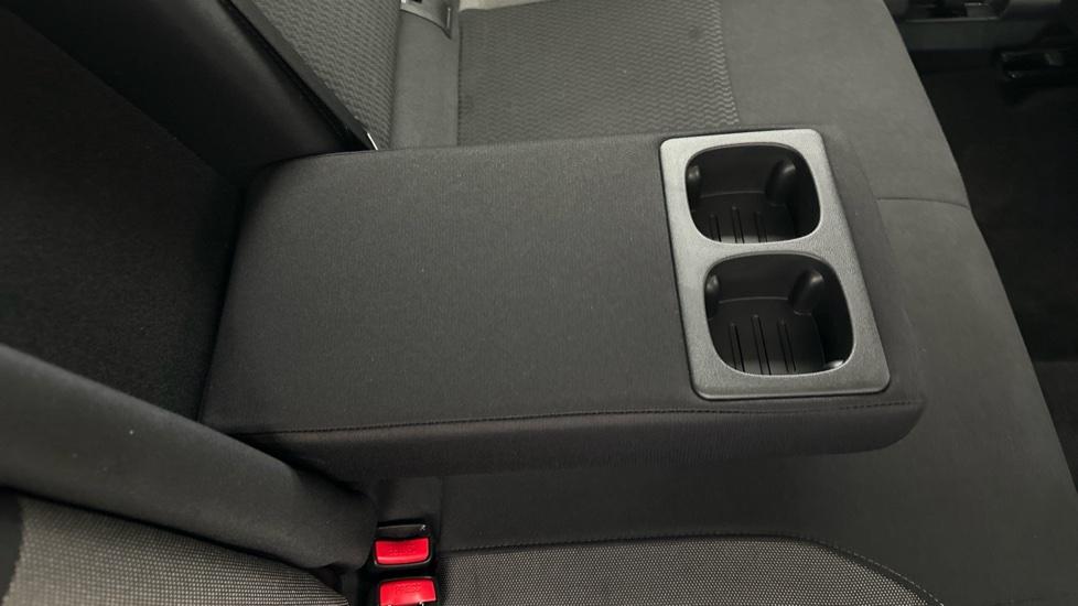 Rear Armrest/ Cup Holder