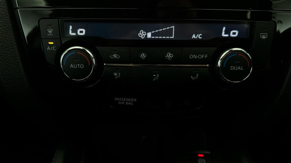 Air Conditioning /Dual Climate Control 