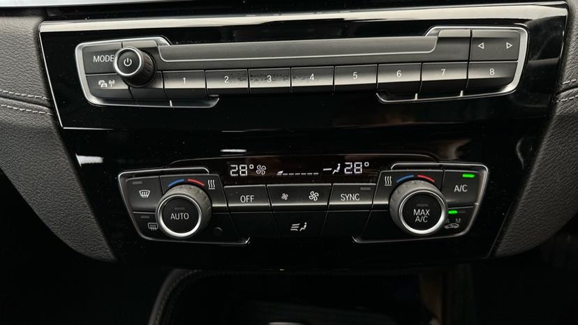 Air Conditioning /Dual Climate Control 