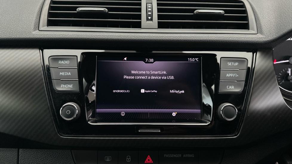 Apple Car Play & Android Auto