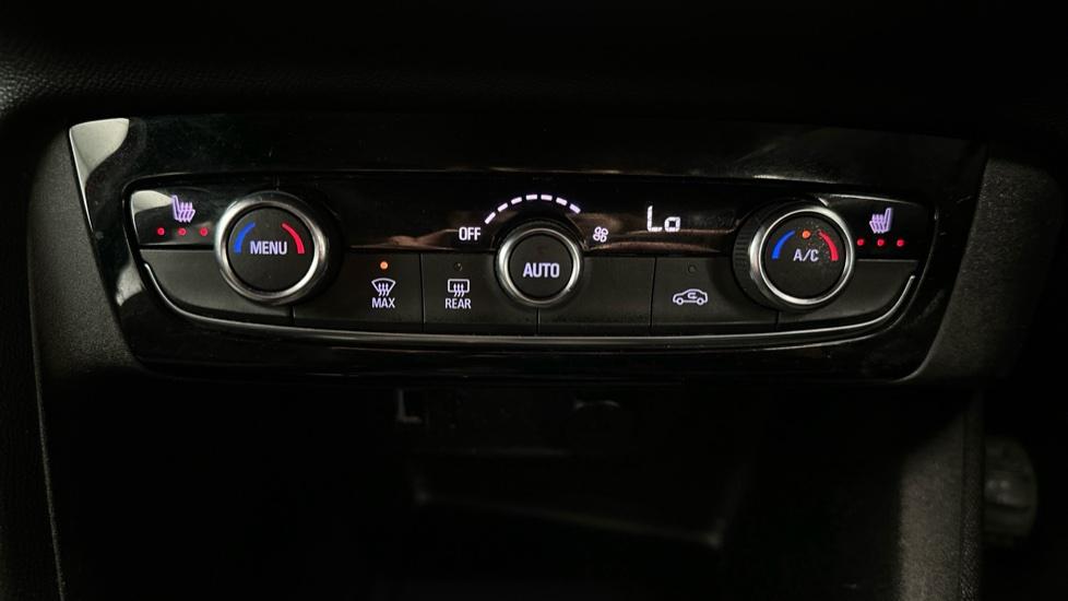 Air Conditioning /Dual Climate Control /Heated Seats 