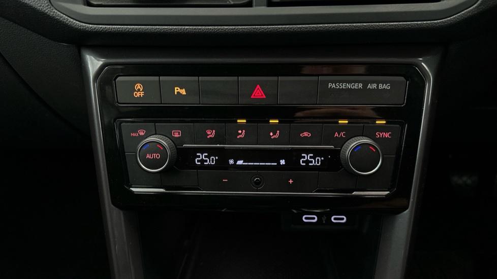 Auto Stop/Start/Air Conditioning /Dual Climate Control 