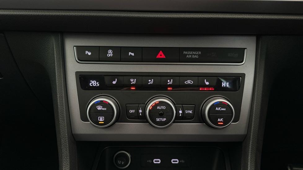 Air Conditioning /Dual Climate Control 