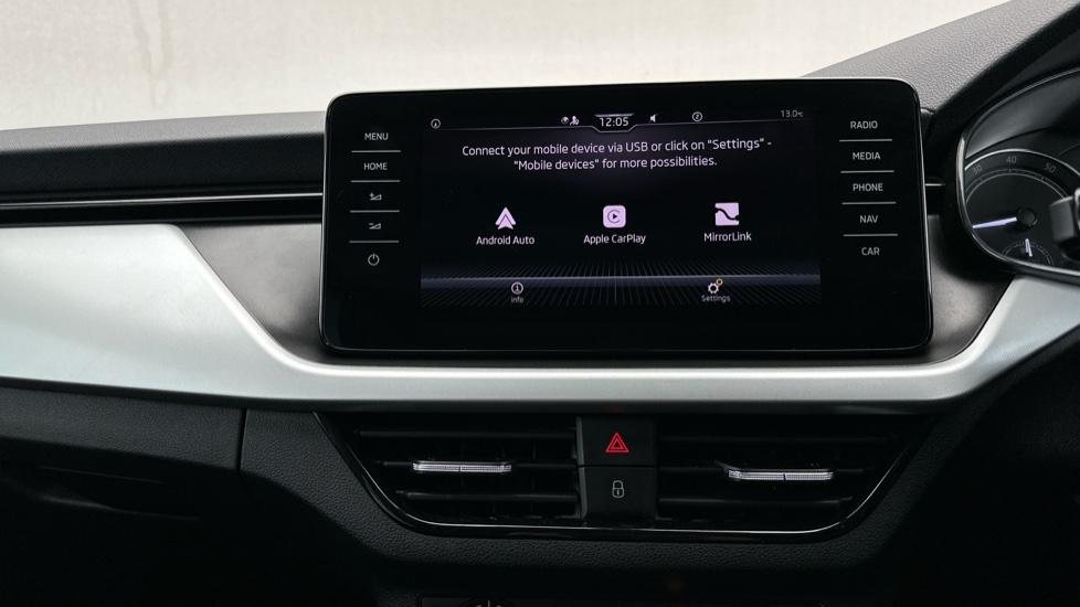 Apple Car Play & Android Auto