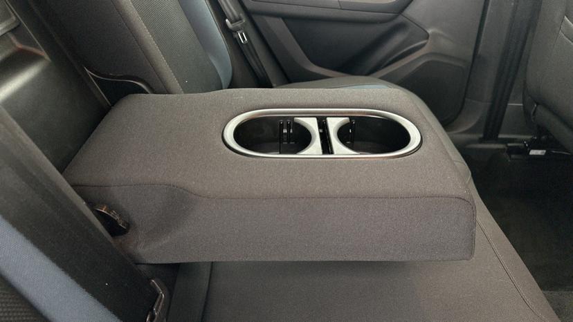 Rear Armrest/ Cup Holder