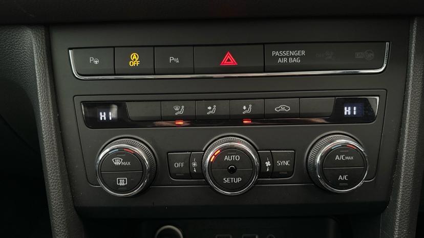 Air Conditioning /Dual Climate Control /Auto Stop/Start 