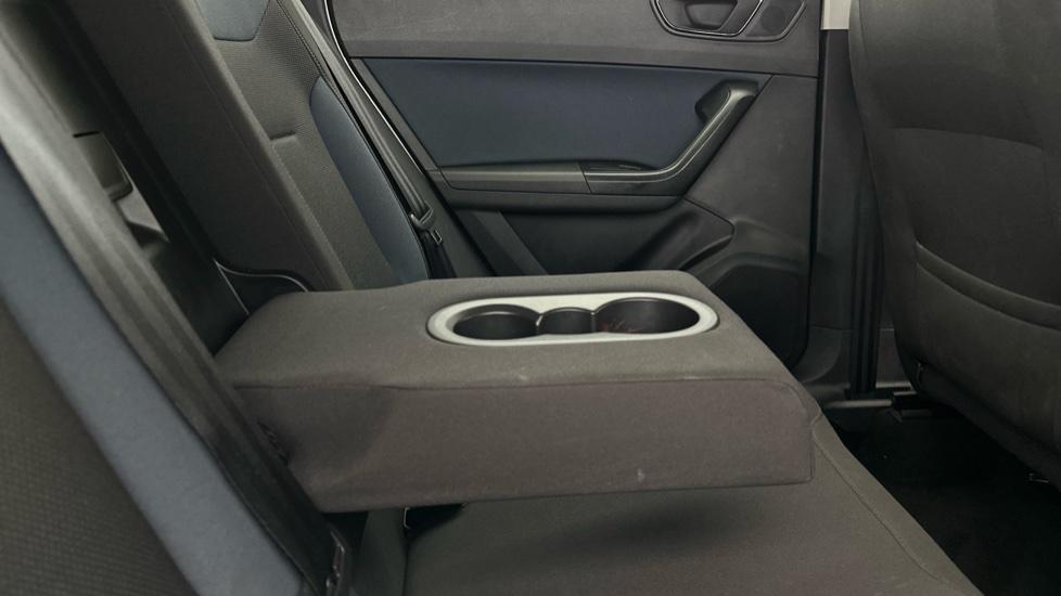 Rear Armrest/ Cup Holder