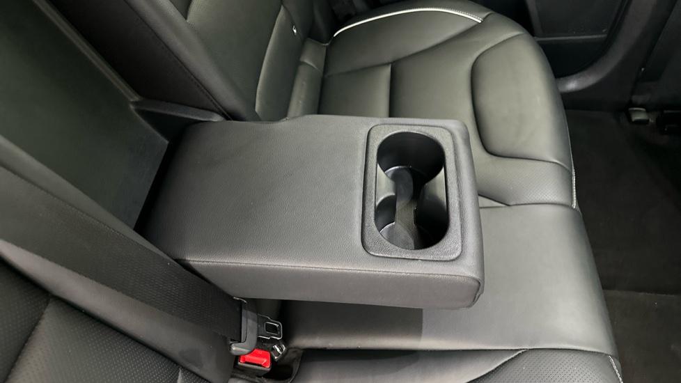 Rear Armrest/ Cup Holder