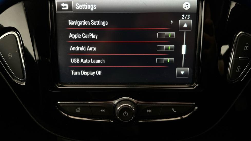 Apple Car Play & Android Auto