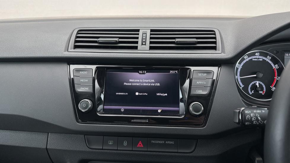 Apple CarPlay/Android auto 