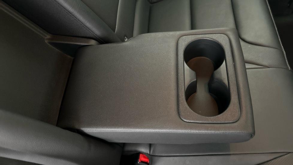 Rear Armrest/ Cup Holder