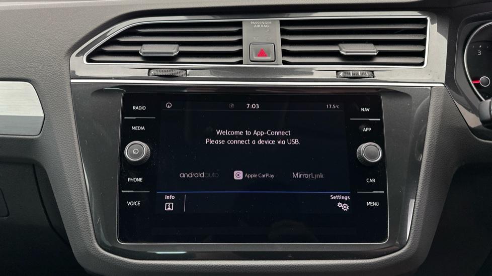 Apple Car Play & Android Auto