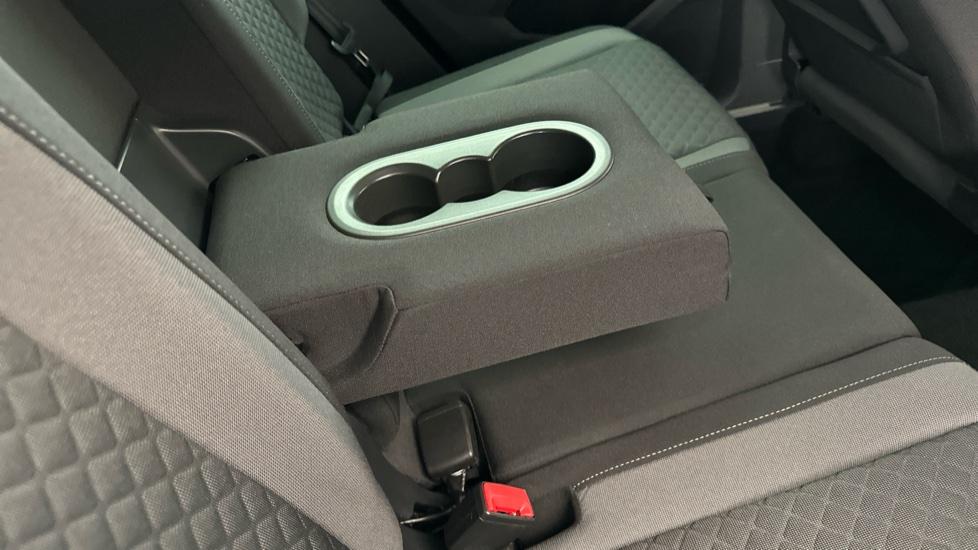 Rear Armrest/ Cup Holder