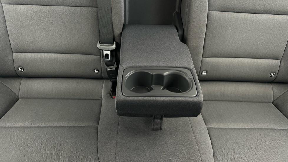 Rear Armrest/ Cup Holder