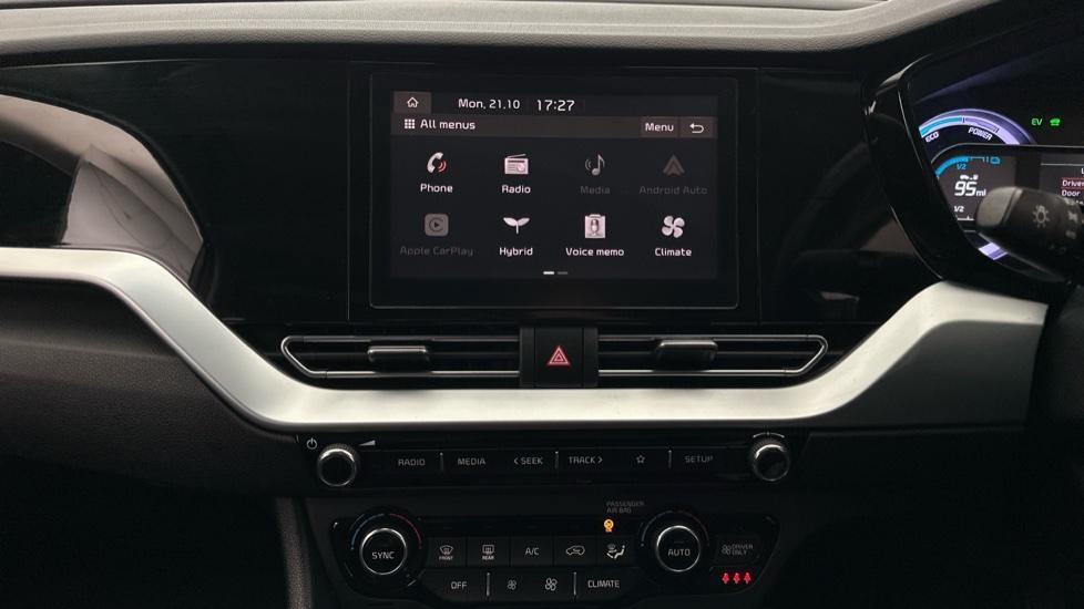 Apple Car Play & Android Auto