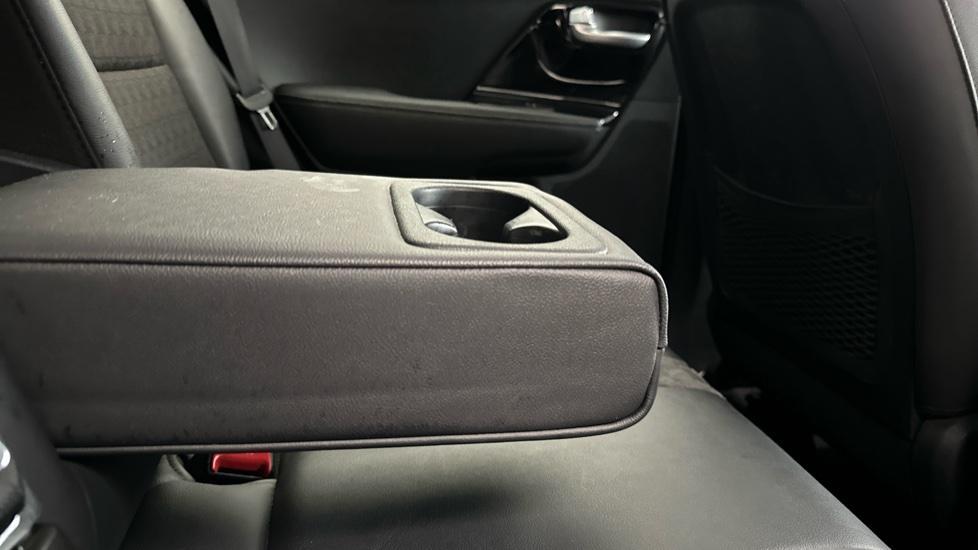 Rear Armrest/ Cup Holder