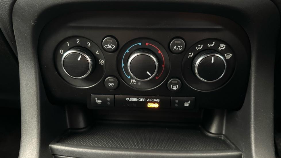 Air Conditioning /Heated Seats 