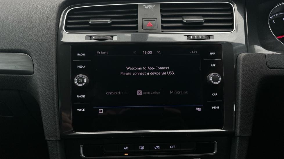 Apple Car Play & Android Auto