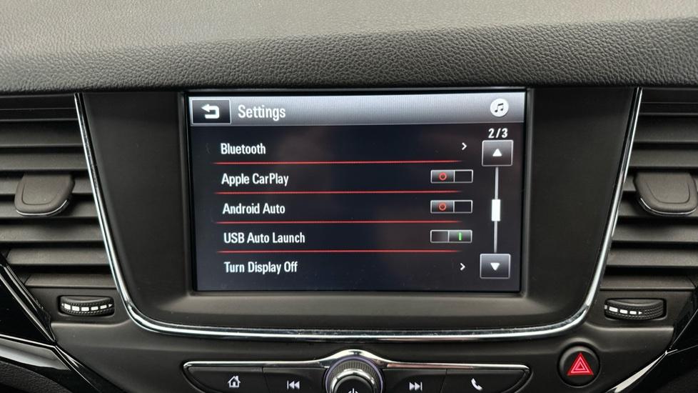 Apple CarPlay/Android Auto/Bluetooth