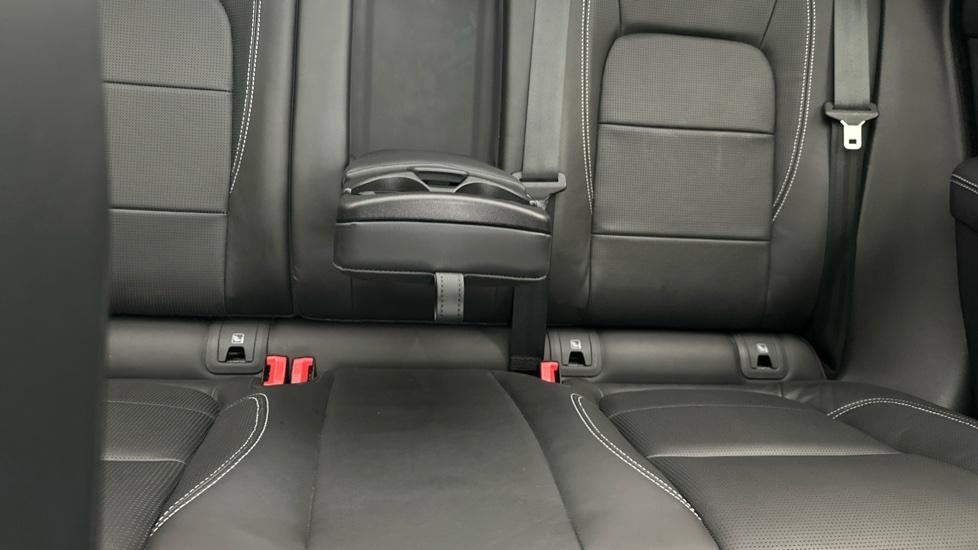 Rear Armrest/ Cup Holder