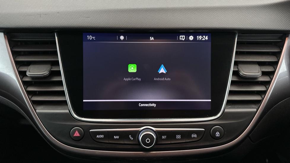 Apple Car Play & Android Auto