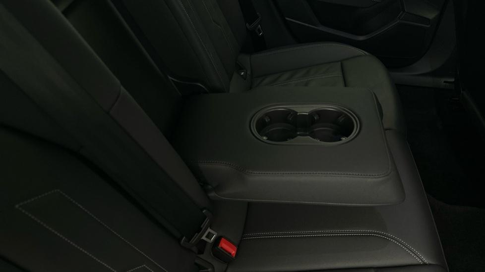 Rear Armrest/ Cup Holder