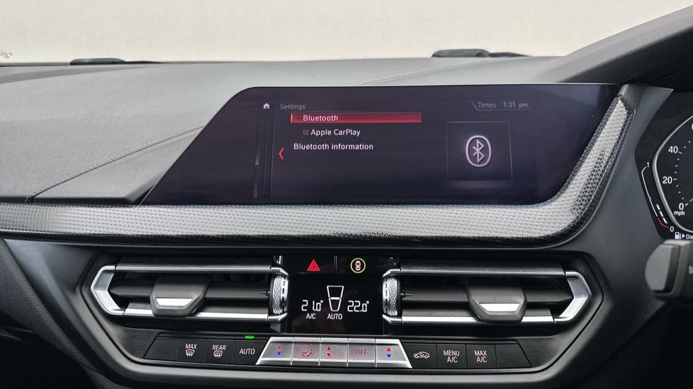 Bluetooth / Apple CarPlay 