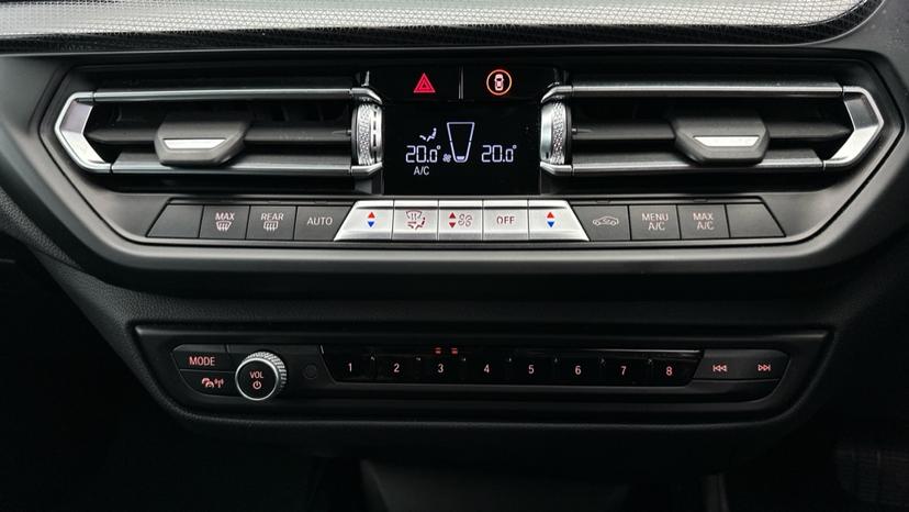 Dual Climate Control / Air Conditioning 