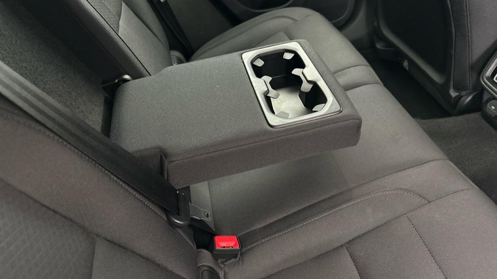 Rear Armrest/ Cup Holder