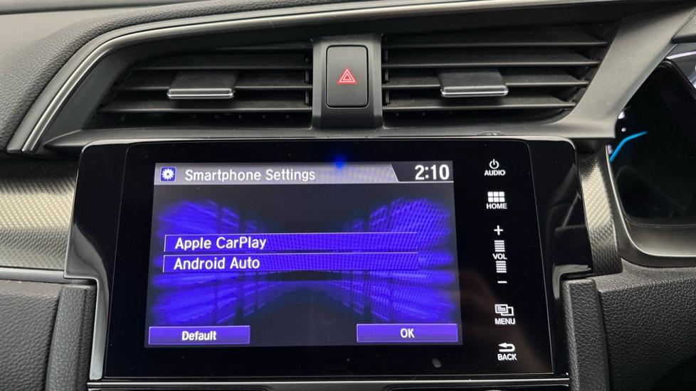 Apple Car Play & Android Auto