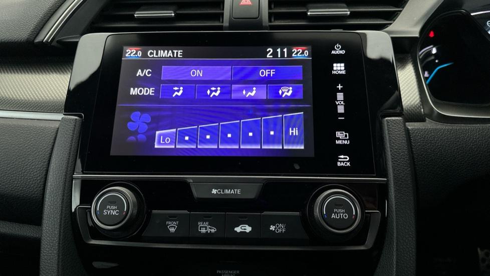 Dual Climate Control  / Air Conditioning 