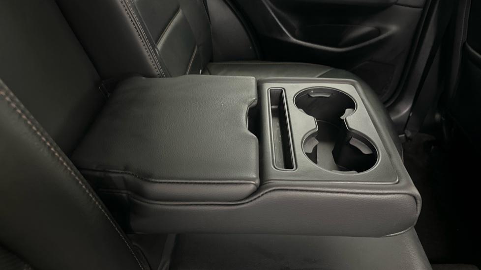 Rear Armrest/ Cup Holder