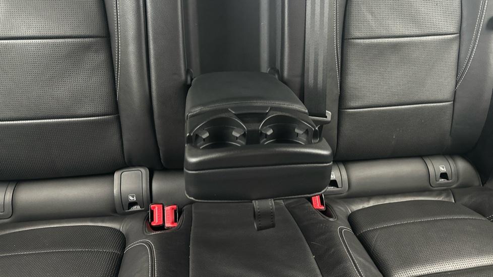 Rear Armrest/ Cup Holder