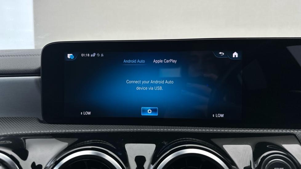 Apple Car Play & Android Auto