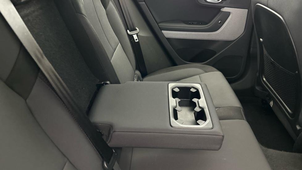 Rear Armrest/ Cup Holder