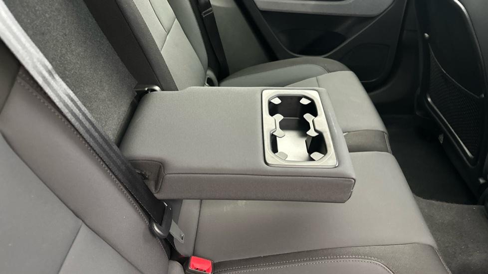 Rear Armrest/ Cup Holder