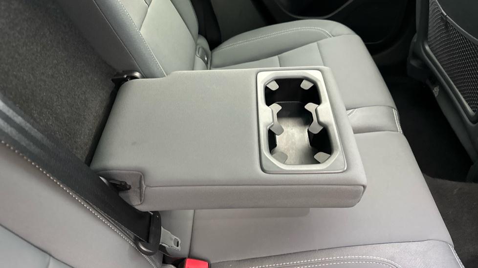 Rear Armrest/ Cup Holder