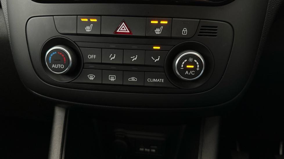 Air Conditioning  / Heated Seats 