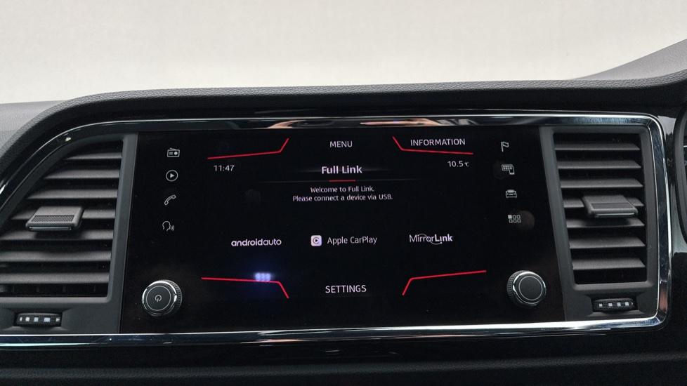 Apple CarPlay/Android Auto 