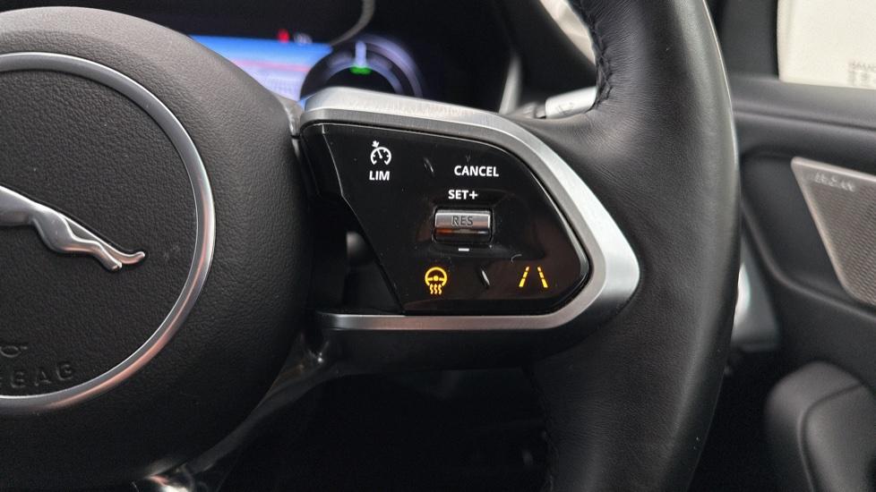 Heated Steering Wheel /Lane Assist 