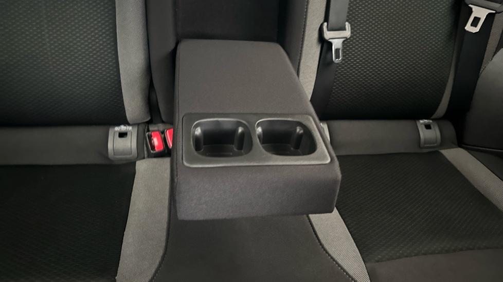 Rear Armrest/ Cup Holder