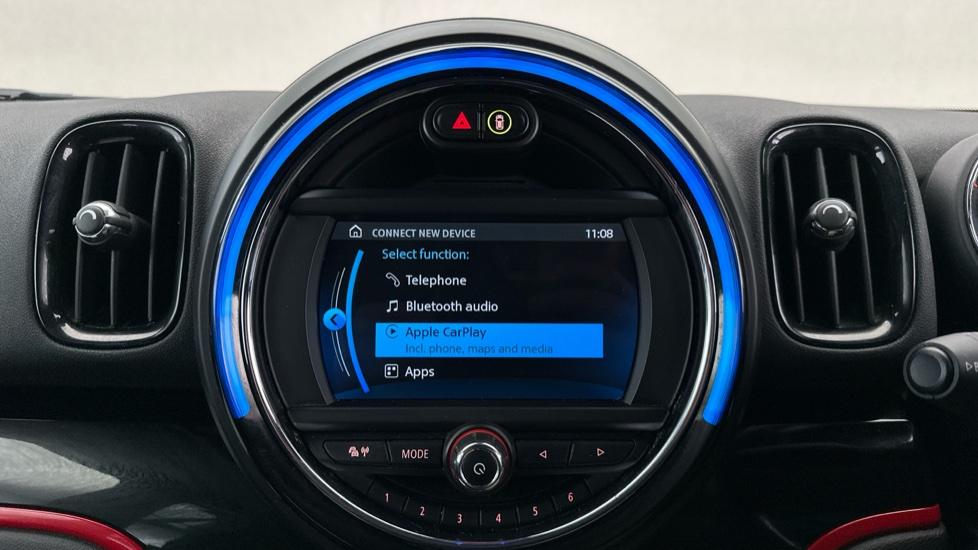 Apple CarPlay / Bluetooth 